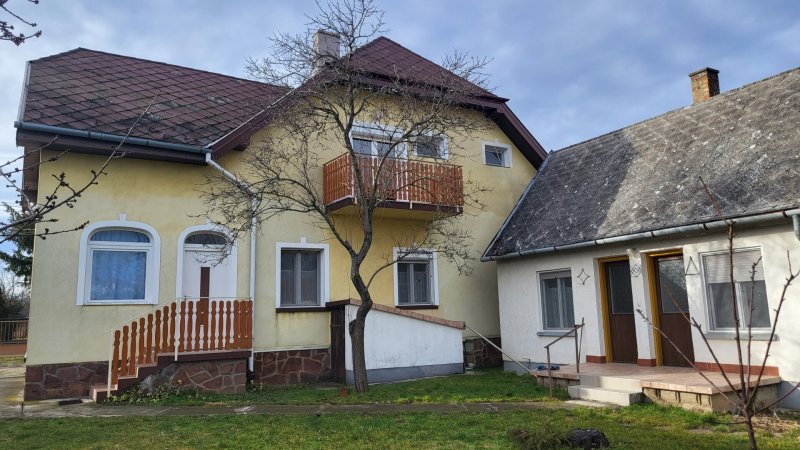 Balatongyörökön családi ház eladó!