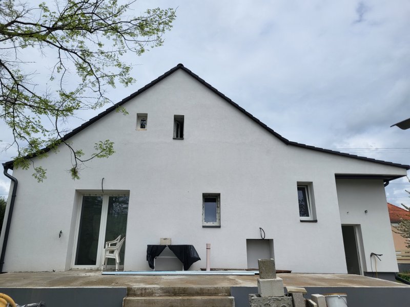 Sopronhorpácson  felújítás alatt lévő családi ház eladó.