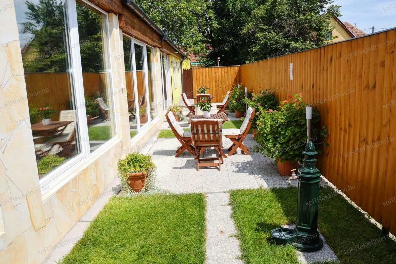 Eladó Motel Jászberény frekventált helyén - Kiváló üzleti lehetőség!