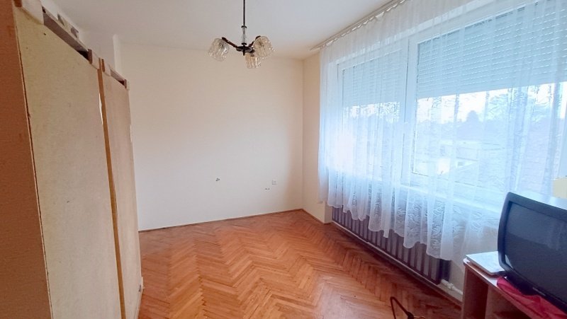  Eladó 3szoba + nappalis családi ikerház nagy garázzsal, a belvárosban, Tiszavasvári szívében!