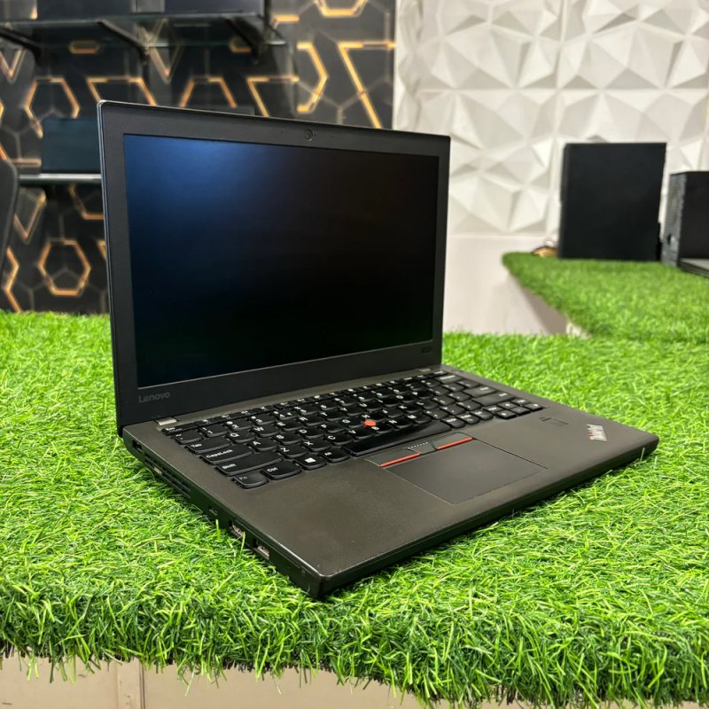 Üzembe helyezve: Lenovo ThinkPad X270 -Dr-PC-nél