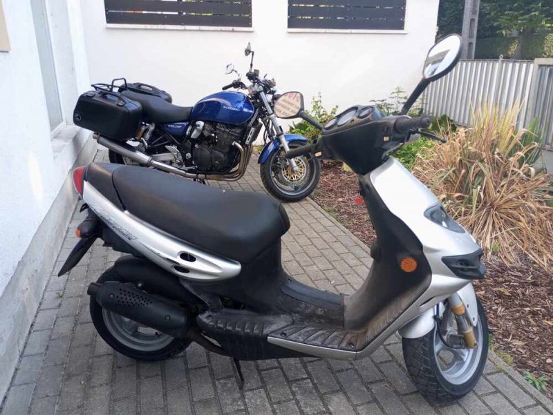 Suzuki Katana 50 LC '97 (bizományos)