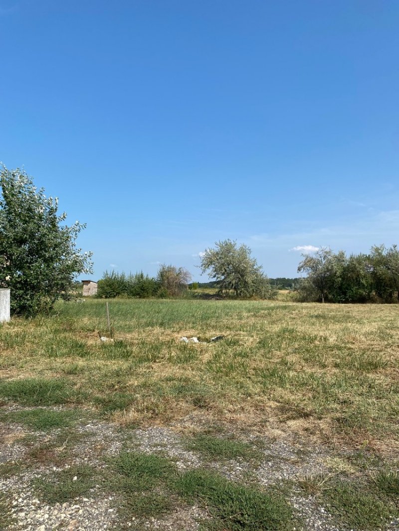 Szántódon Balaton közeli 754 m2-es építési telek eladó