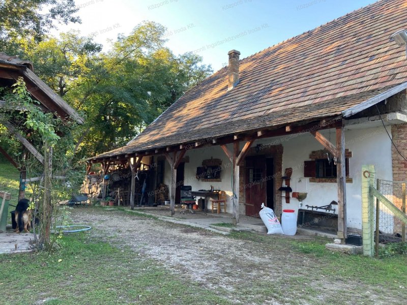 Tatabányán Lovarda eladó