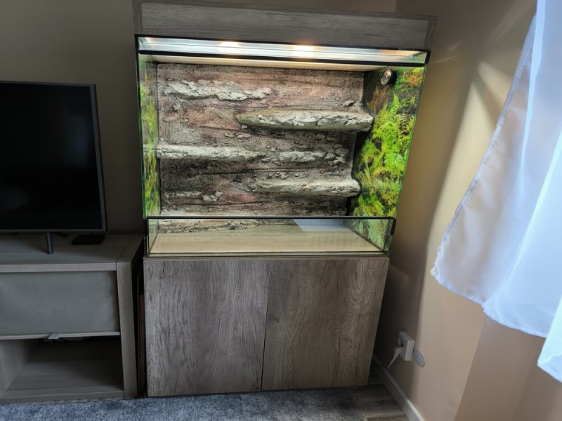 XL terrárium bútorzattal együtt eladó