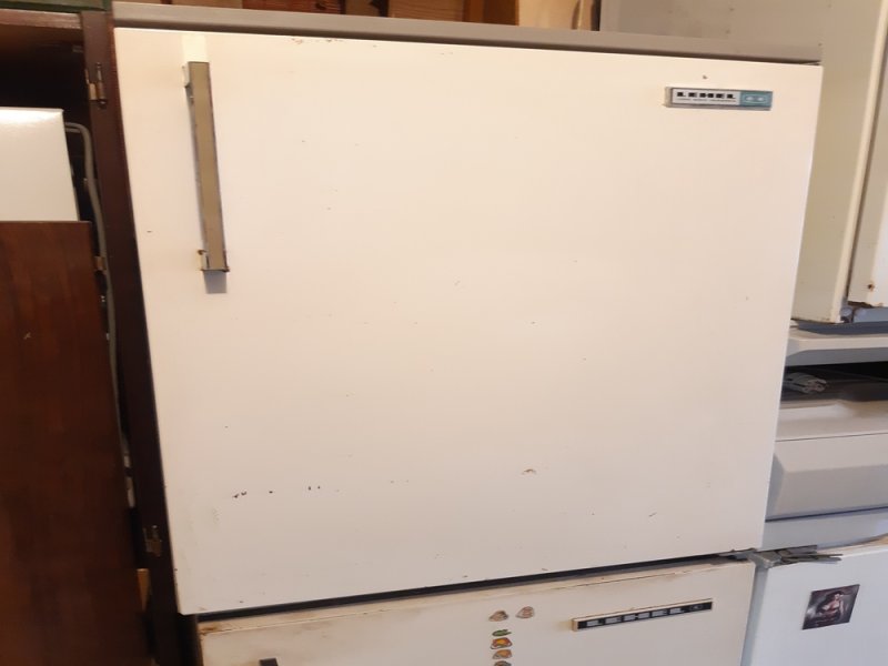 Retro Lehel** 160/19L-es hűtőgép kis fagyasztóval működő