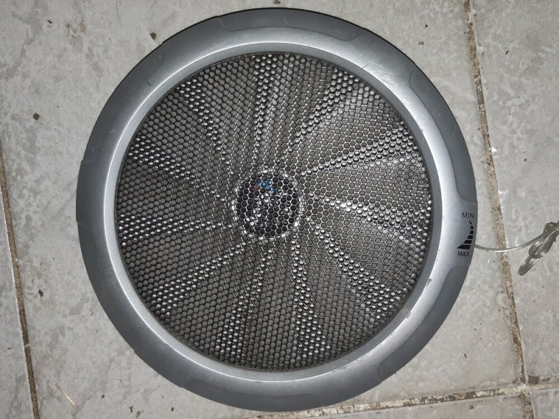Aero Cool DC12V-os nagy ventilátor 25cm külső átmérő működő