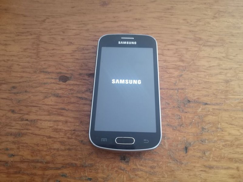 Samsung Galaxy Trend Lite GT-S7390 telefon