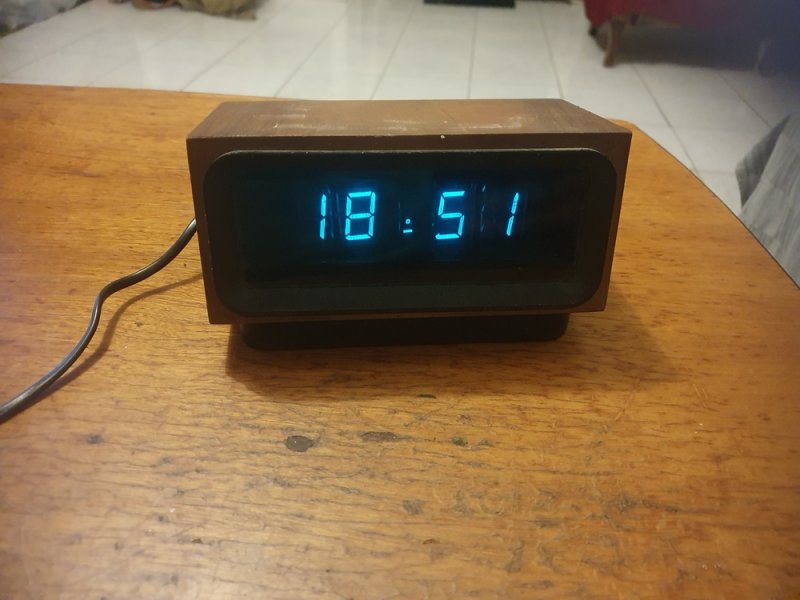 retro orosz Elektronika asztali óra