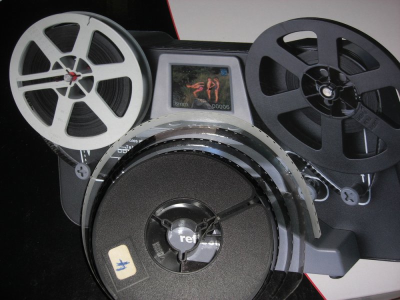 Normal8/SUPER8mm mozgófilm tekercsek digitalizálása pendrive-ra Debrecenben!