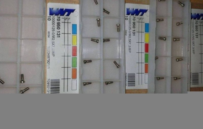 Új WNT M2.5x7.3 lapkacsavarok eladók.