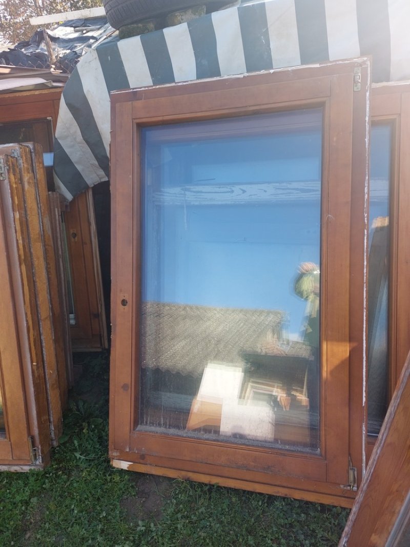Fa bukó nyiló-ablak sz;86 m;134 cm 1 db hőszigetelt 2 réteg üveg kép szerinti állapot 32 ezer ft  csere is érdekel.