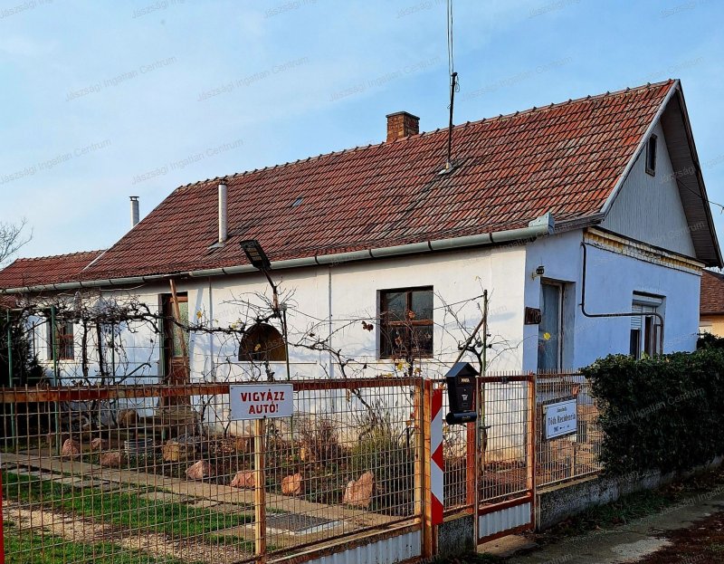 Jánoshidán 96nm-es családi ház eladó csendes nyugodt utcában