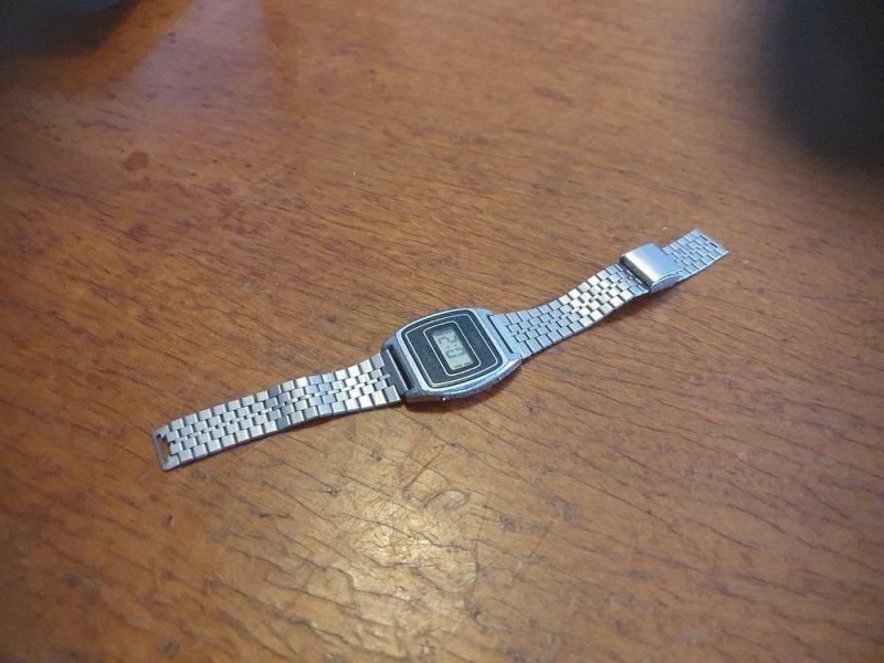 retro Roamer kvarcóra