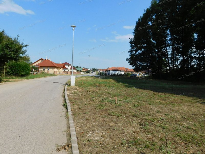 847 nm-es Építési telek eladó Táplánszentkereszten