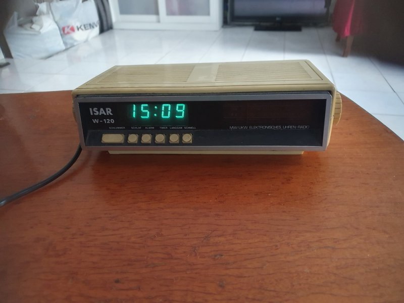 ritka retro ISAR W-120 rádiós óra digitális