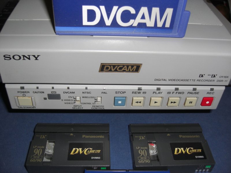 Mini dv,HDV,DVCAM.. videókazetták digitalizálása pendrive-ra Debrecenben!