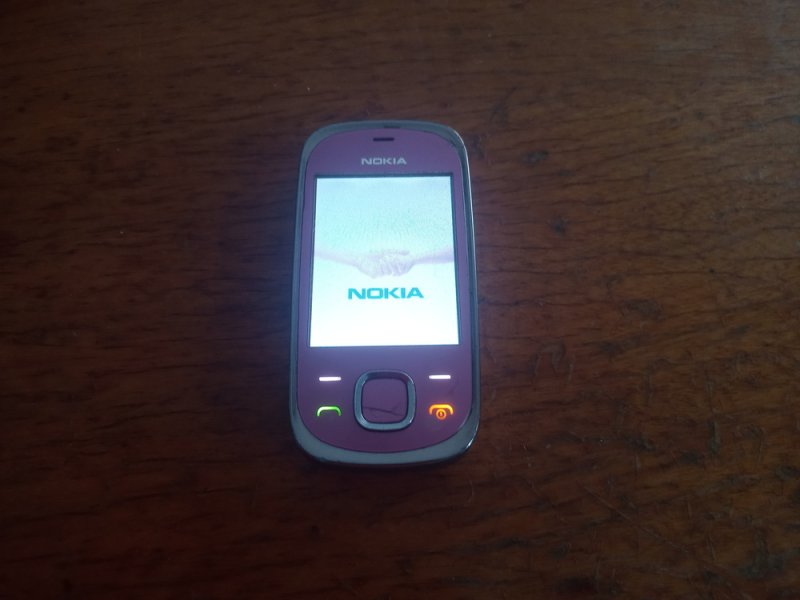 Nokia 7230 telefon