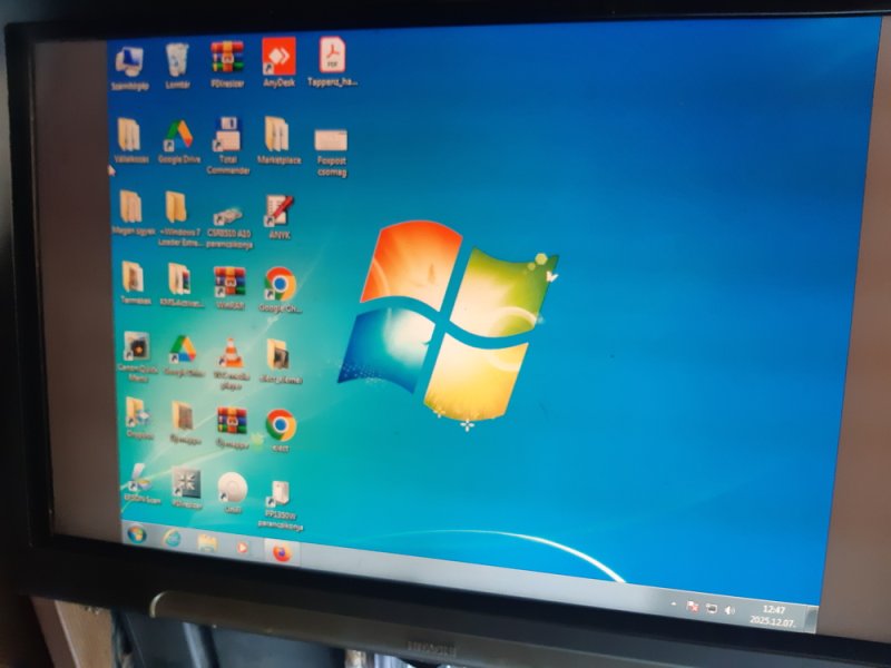 Hitachi 28LD5200E LCD monitor 28" működő