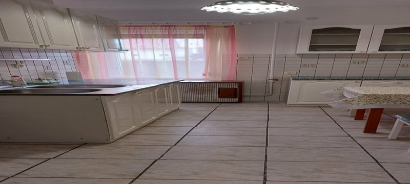 Klimatizált, 1 szobás lakás bútorozva kiadó!