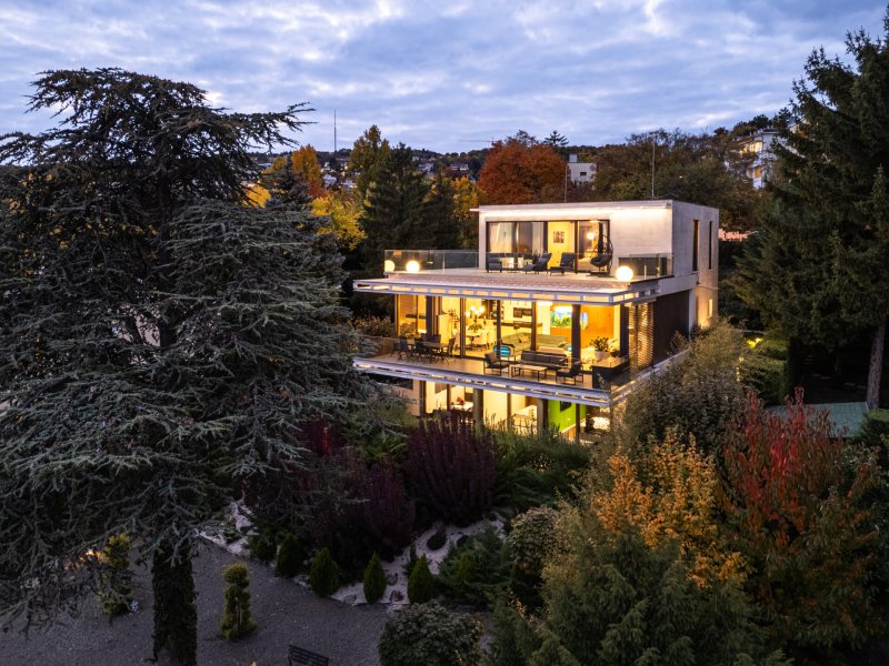 Modern luxusvilla panorámával és teljes berendezéssel Orbánhegen