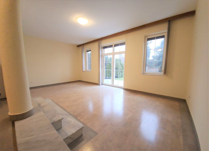 Pálvölgyi elegancia – 152 m²-es, hat szobás, felújított lakás kertkapcsolattal és garázzsal