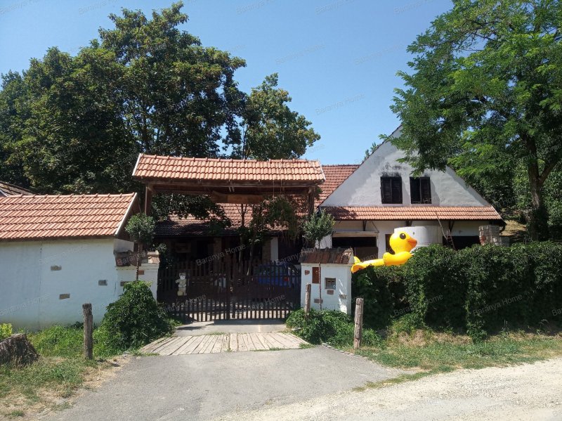 Szuper ingatlan, gyönyörű környezetben eladó!