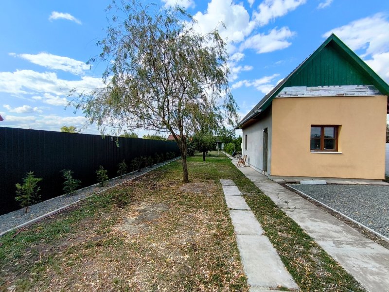 Békéscsaba, Kastélyszőlők eladó 800m2-es zárt kert, 60m2-es lakóházzal!