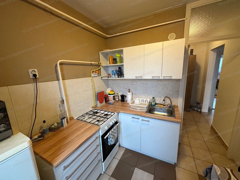 KIZÁRÓLAG HOSSZÚ TÁVRA KIADÓ