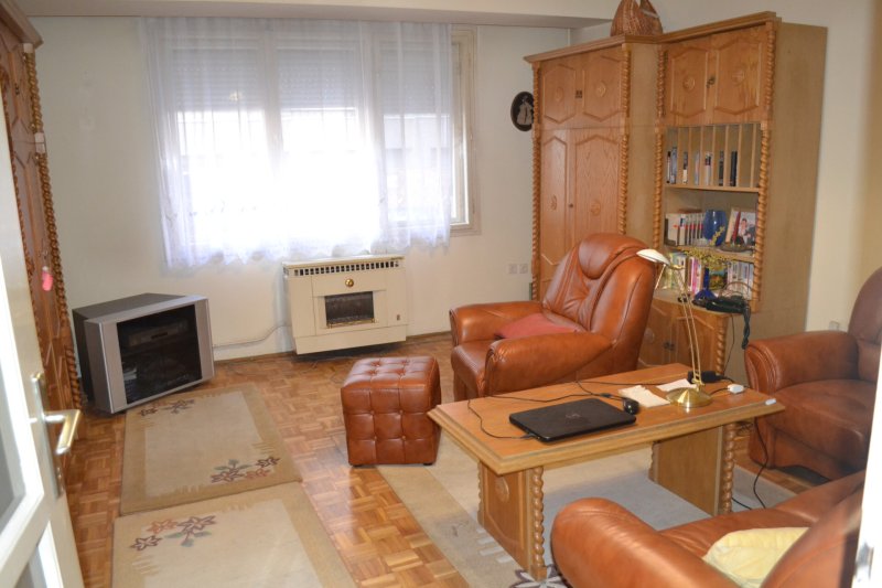 Belvárosi, csendes, azonnal költözhető 70 m²-es lakás eladó a Dózsa utcában!