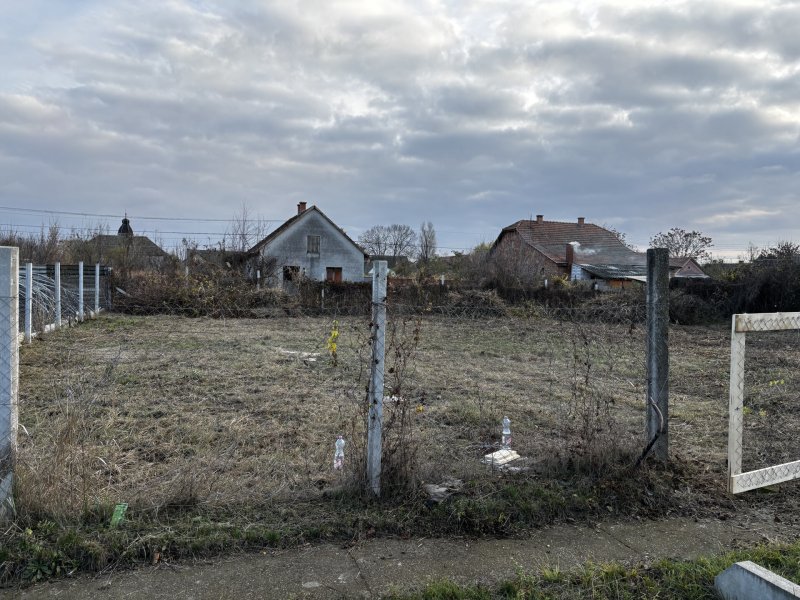 Üres, építésre kész telek Makón – Aulich utca, jó infrastruktúrával