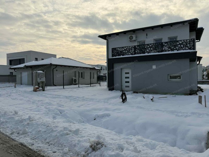 Siófokon, új építésű, 2 szintes családi ház eladó