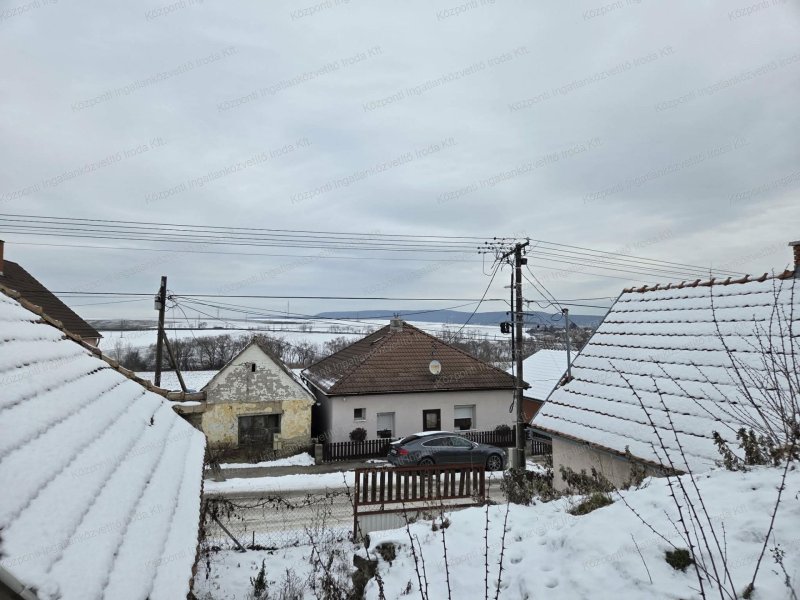 Környén belterületi pince eladó