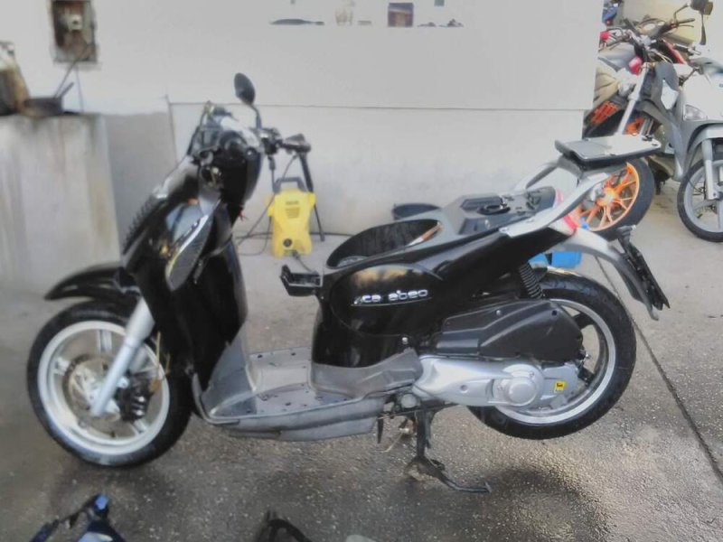 Aprilia Scarabeo Light 125-200 bontott alkatrészek