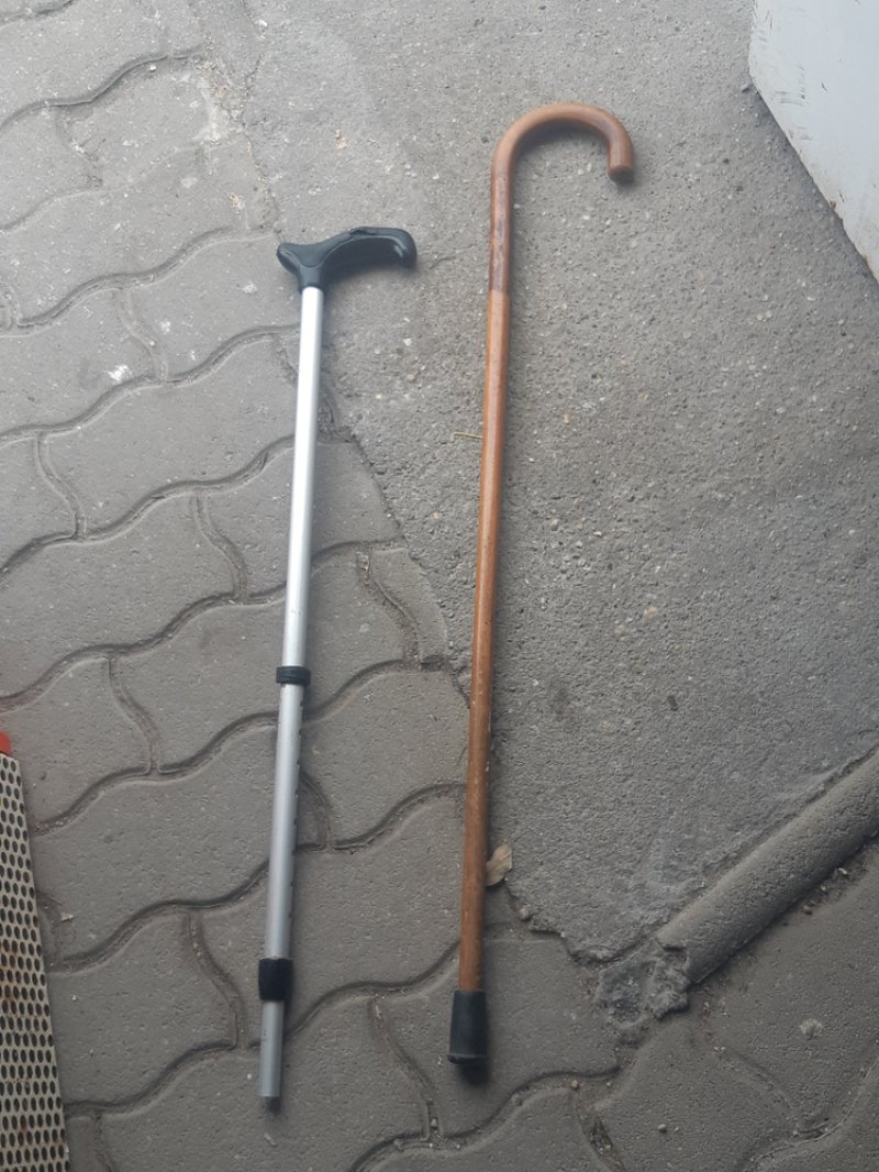 Járóbot, görbebot, járássegítő gyógyászati segédeszköz