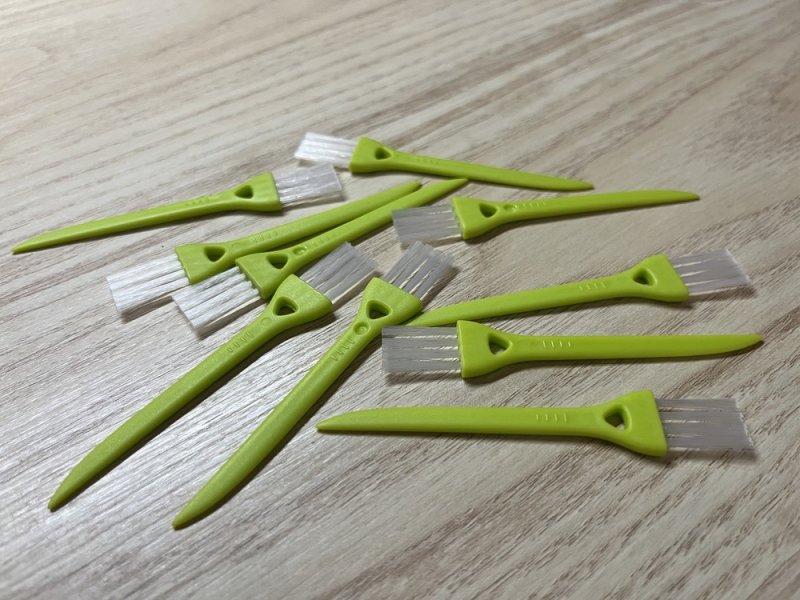 Óratisztító kefés szerszám