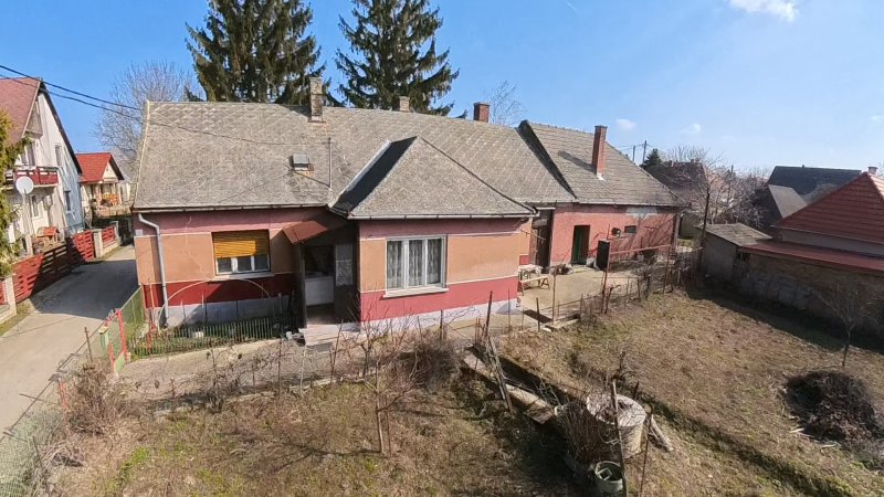 AZONNAL KÖLTÖZHETŐ 3+1 szobás családi ház remek áron eladó Nemesvámoson.