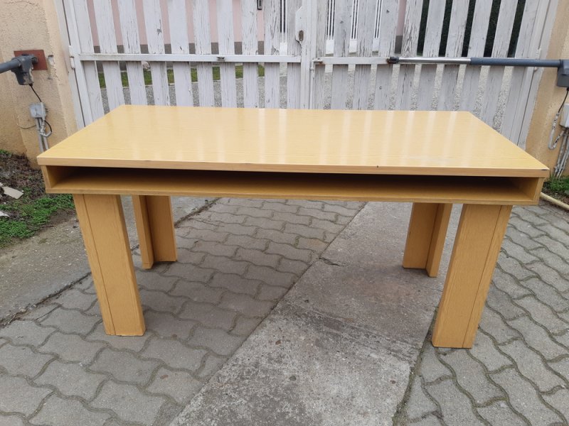Nagyon masszív íróasztal munkaasztal 70x150cm széles