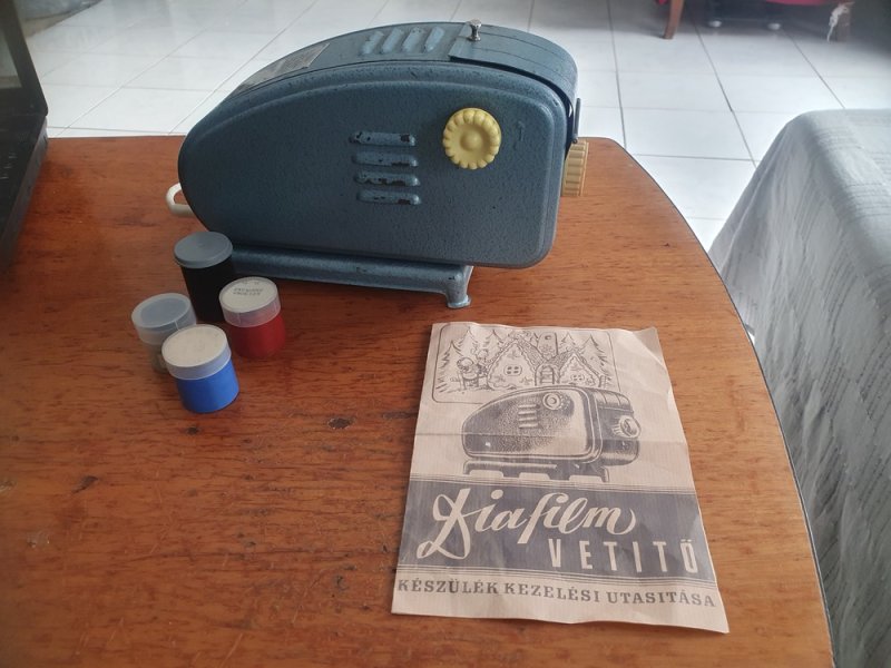 retro lemezárugyár diavetitő