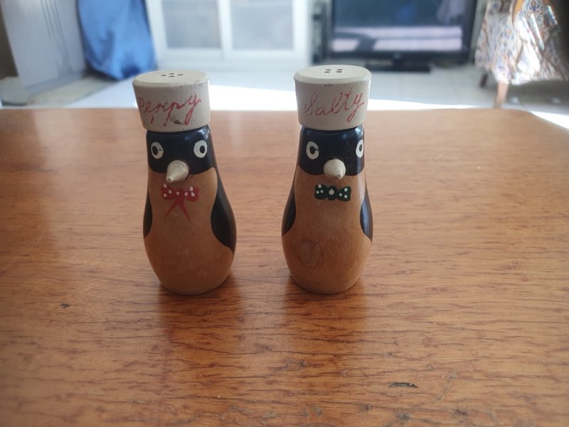 retro só bors szóró figurák(pingvinek Peppy, Salty)