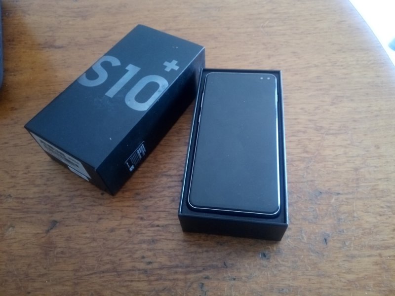 Samsung Galaxy S10plusz 128gb,8gb telefon