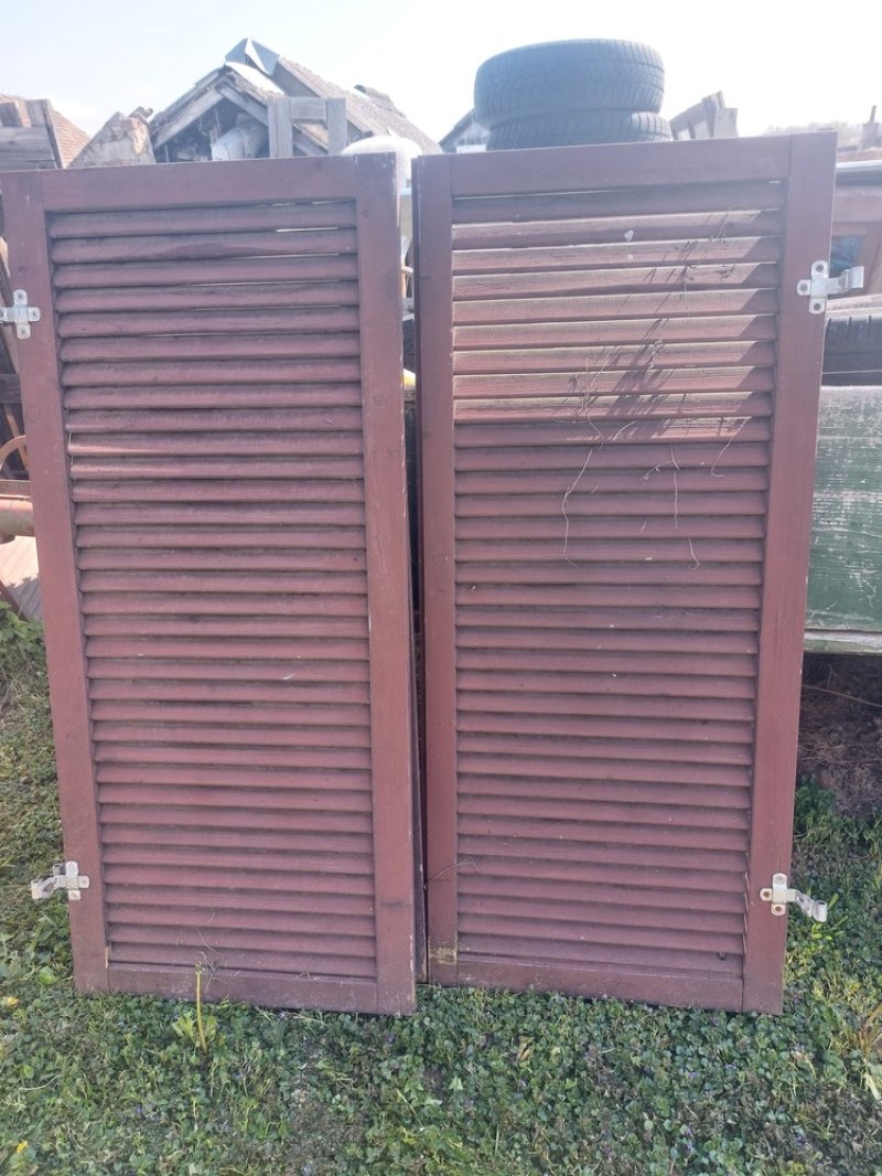 2 pár sz;112 m;128 fa zsalugáter kép szerinti állapot egyben történő vételnél 15 ezer ft/pár.