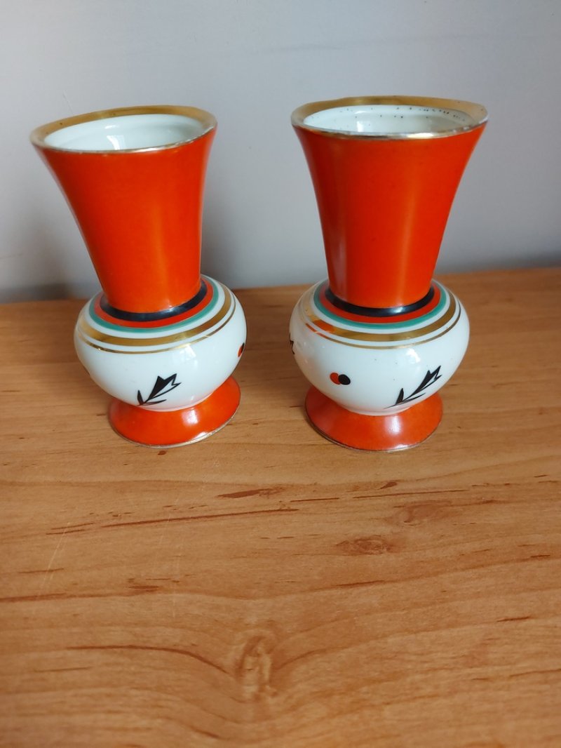 Julling J. Hungary Handpainting. Kézzel festett vázák. 9,5 cm