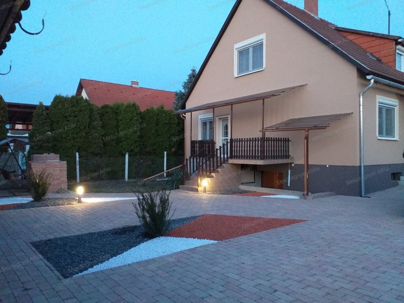 Prémium családi ház eladó Gárdony exkluzív részén