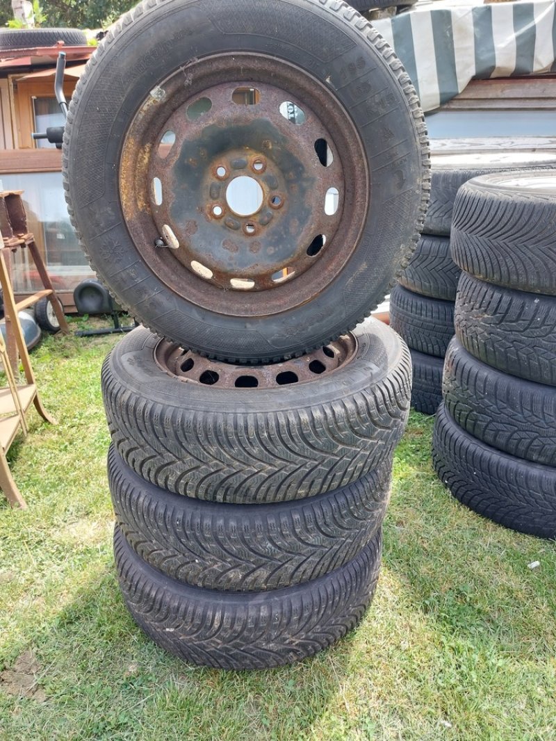 Vw Lemez felni téli szett 5 x 112 195-65-15 gumik 25 ezer ft/szett.