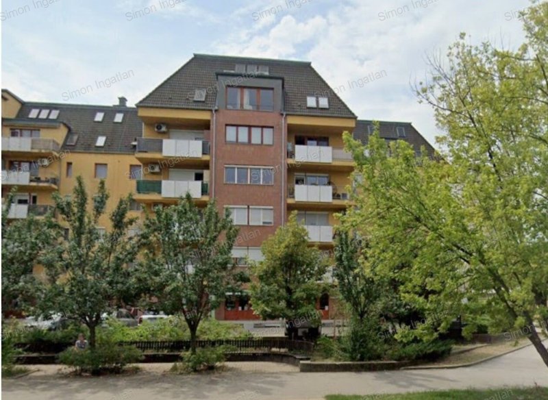 Kecskemét, Nyíri úton utcafronti 33 m2 összkomfortos üzlethelyiség 