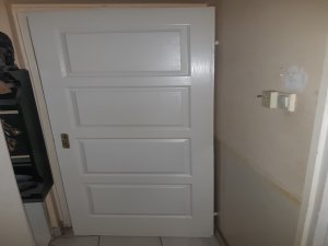 Ajtó tok nélkül teli 77x202,5cm jobbos falcos zárral kilinccsel
