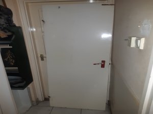 Ajtó tok nélkül teli 65x195cm balos zárral kilinccsel nem falcos