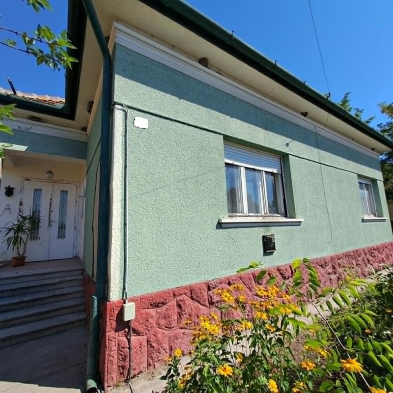 Monoron 2 szoba + nappalis családi ház 536 m2-es telekkel