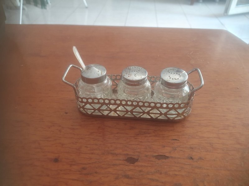retro füszerszóró készlet